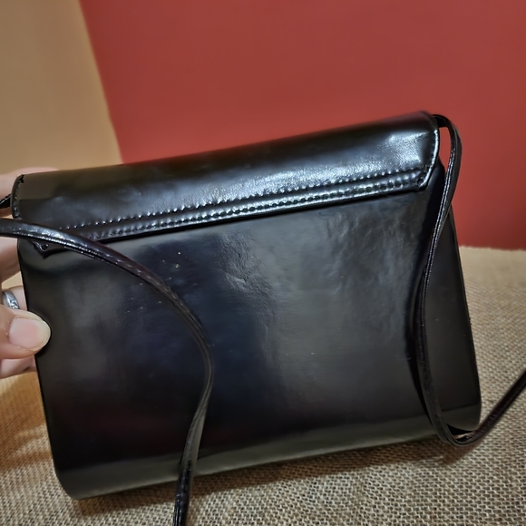 Vtg Julius Resnick JR  Black Vinyl Structured Crossbody Purse - Picture 3 of 9